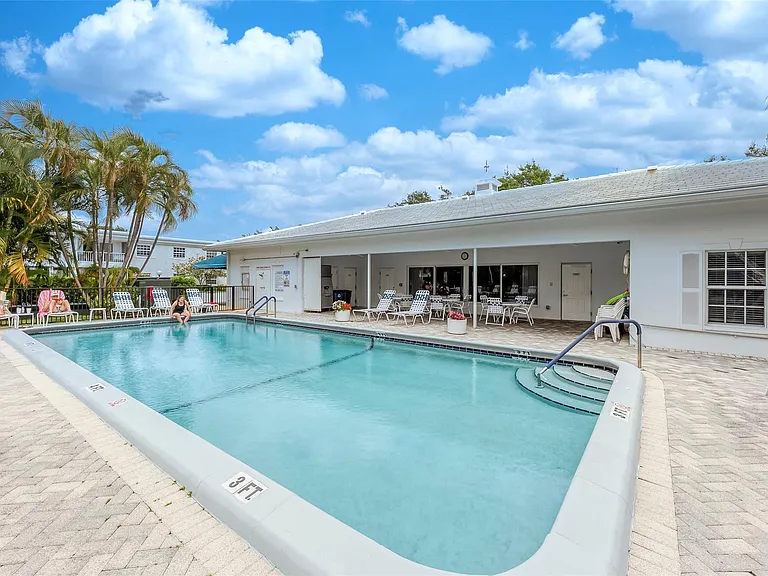 6253 Bay Club Dr #1 — Photo 35
