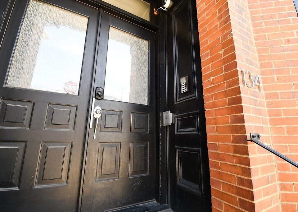 1st image of 134 Warren St APT 2