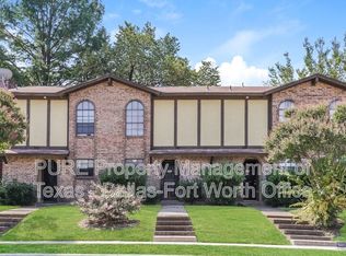 940 Southmoor Dr, Arlington, TX 76010