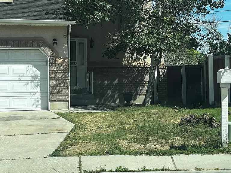 715 E Zinnia Way S — Photo 1