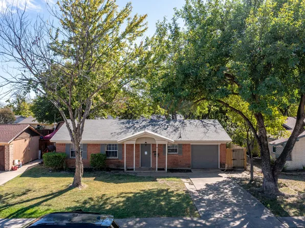 361 Blueberry Ln, Grand Prairie, TX 75052