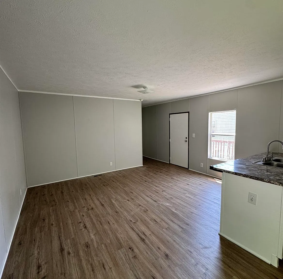 339 - 5899 MV — Photo 3