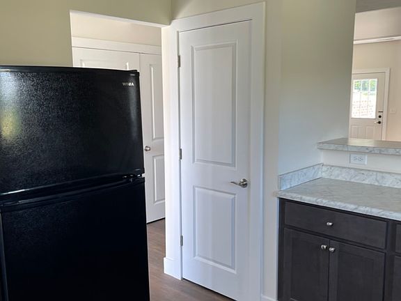 3rd image of 4231 Otter Creek Dr