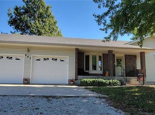 106 William St, Effingham, KS 66023