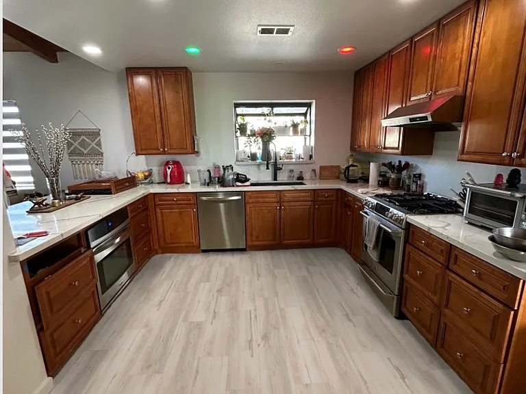 Buena Vista Dr — Photo 1