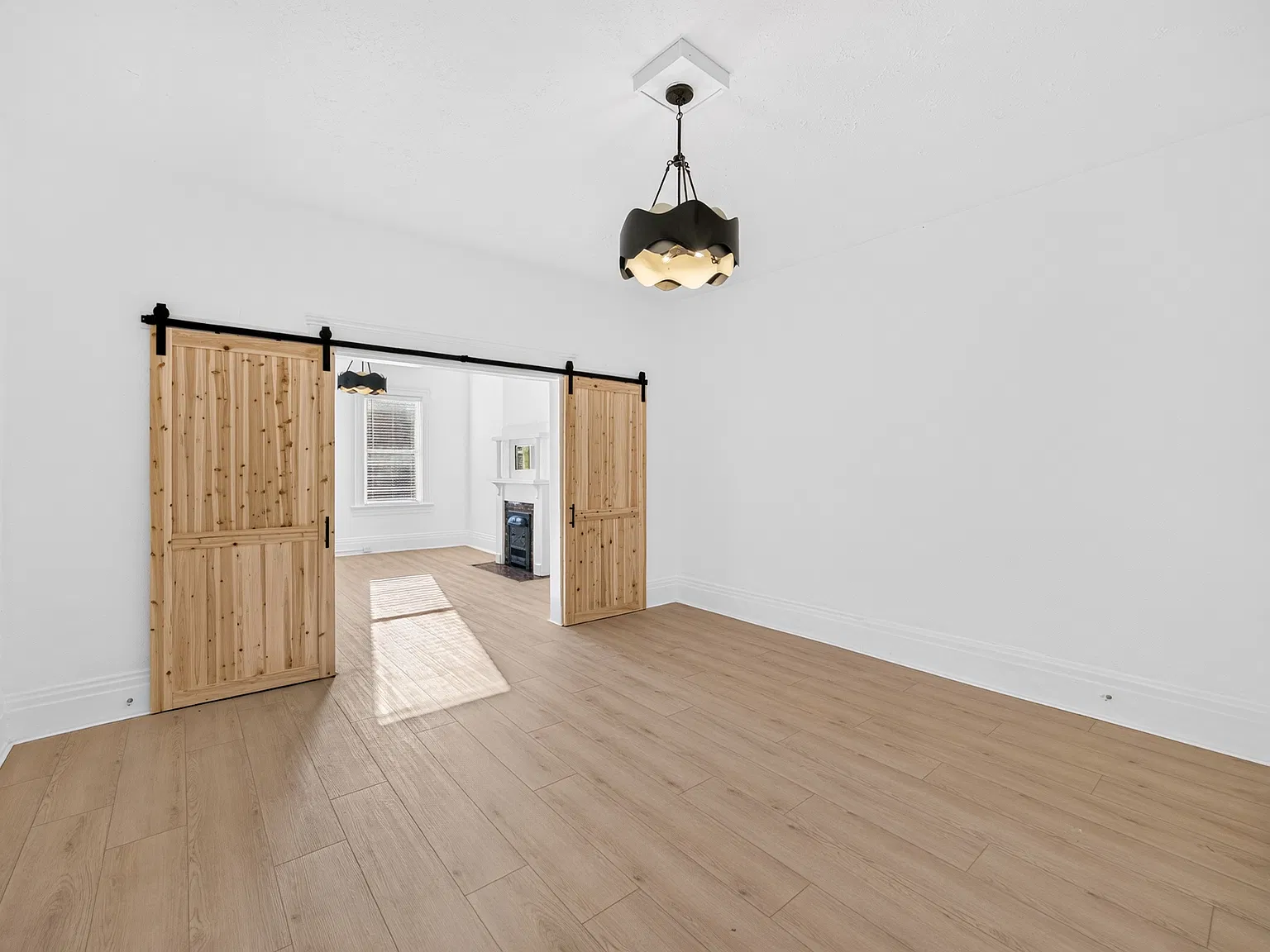 3 bed, 1.5 bath, 1800 sqft, $2,200 — Photo 4