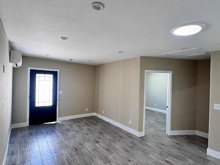 5782 Hesperia Ave #ADU — Photo 5