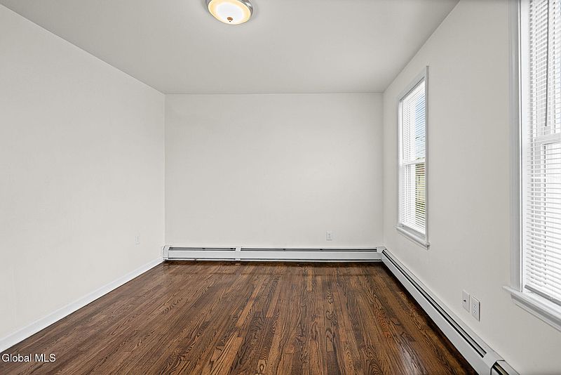 5th image of 38 James Street