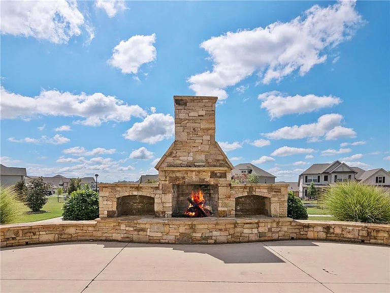 4719 Sweetwater Dr — Photo 17