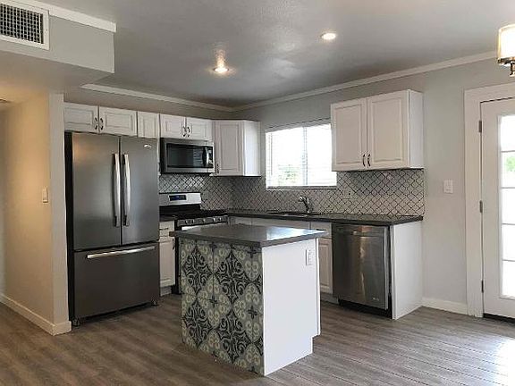 4th image of 2139 E Larkspur Dr