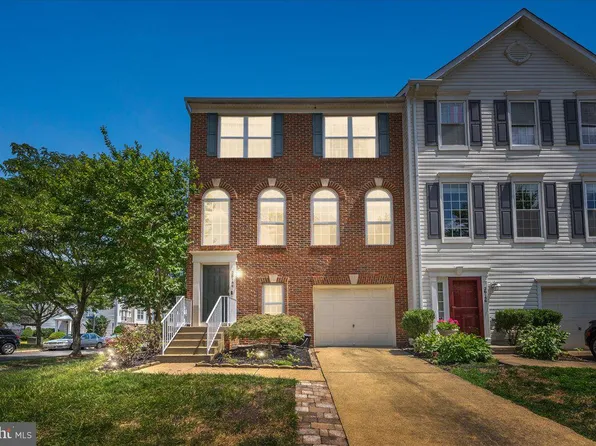 26144 Lands End Dr, Chantilly, VA 20152