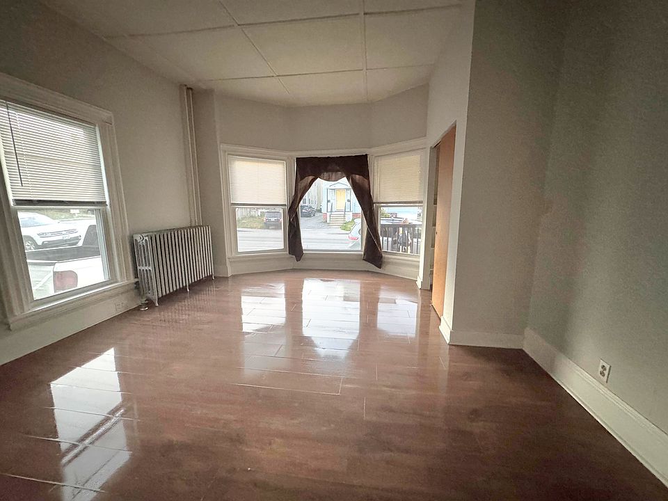 2nd image of 167 Pine St #1