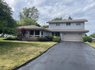1828 Oak St, South Milwaukee, WI 53172