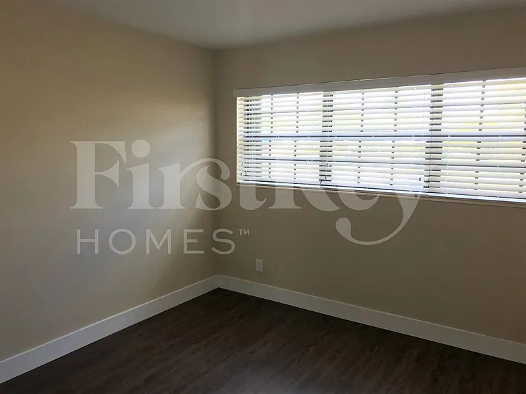1420 NW 176th Ter — Photo 22