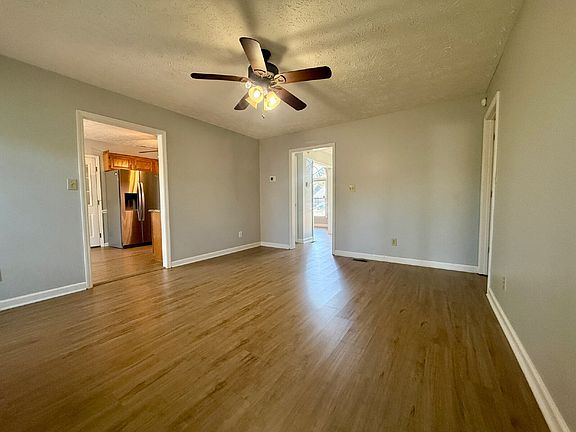 5th image of 7136 Kearny Ave