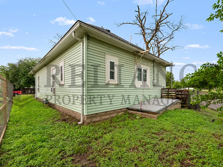 1405 S Ida St — Photo 27