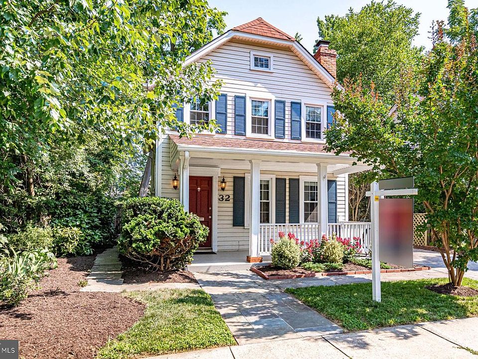 1st image of 32 E Linden St