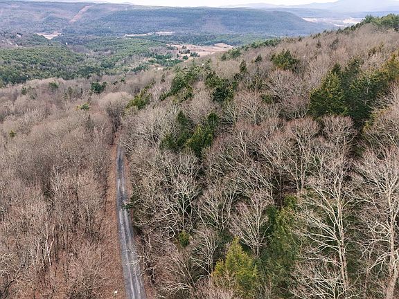 4th image of 525 Meeghan Rd