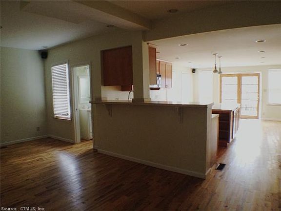 3rd image of 149 Shore Dr