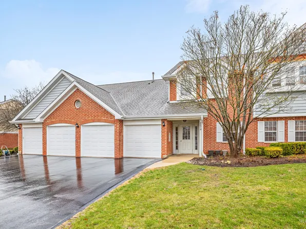 2872 Heatherwood Dr #1, Schaumburg, IL 60194