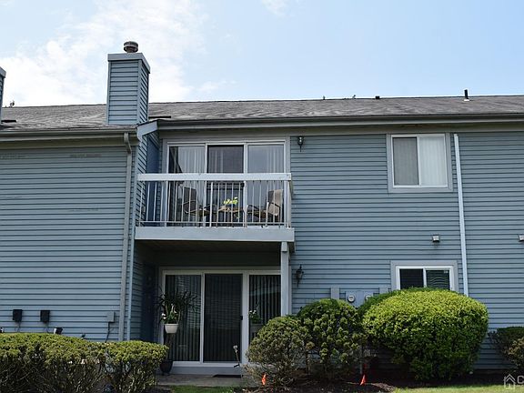 4th image of 68-49 Haverhill Pl