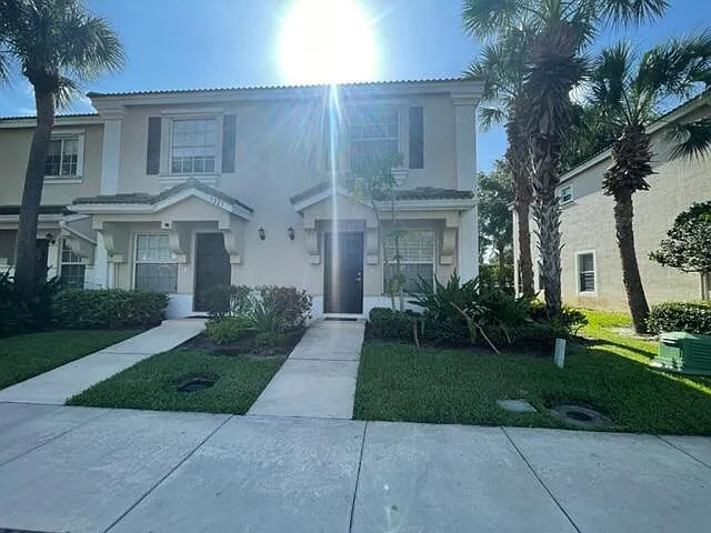 2 bed, 1104 sqft, $2,299 — Photo 3