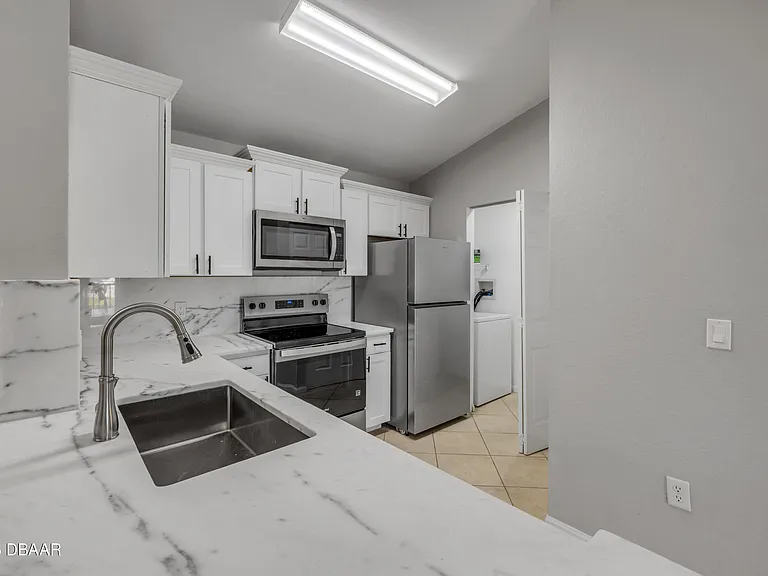 940 Village Trl #4-306 — Photo 12