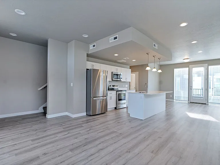 1666 S 225 W — Photo 3