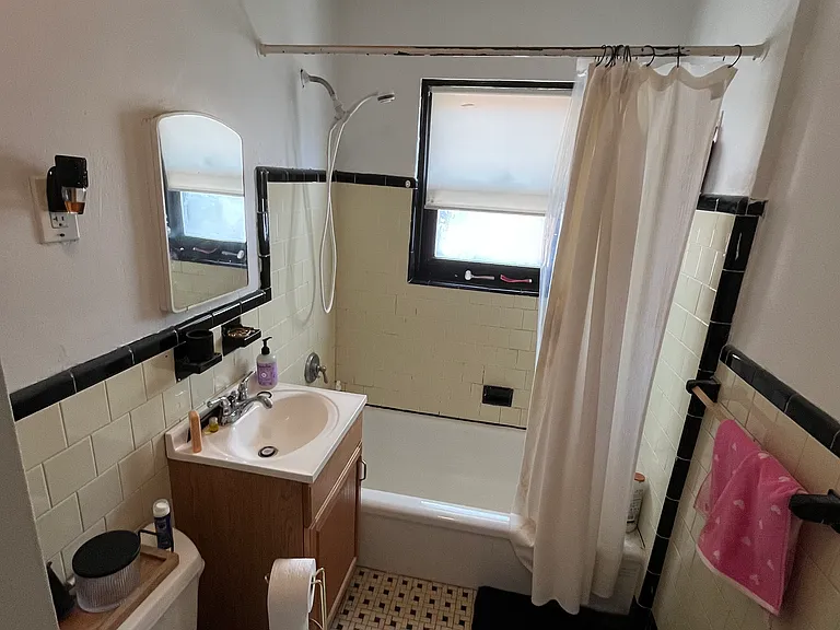 6 Beechcroft St #4 — Photo 9