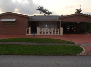 2220 De Soto Dr, Hollywood, FL 33023