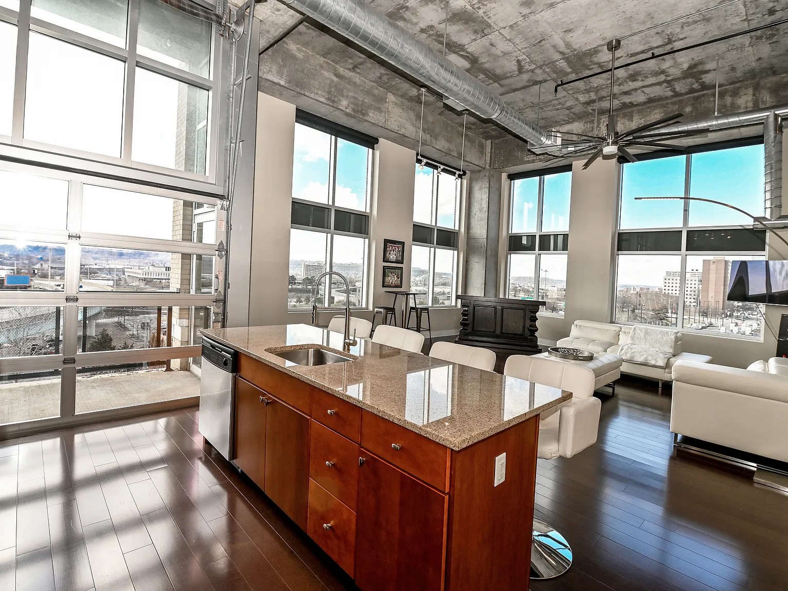 2 bed, 1618 sqft, $3,400 — Photo 4