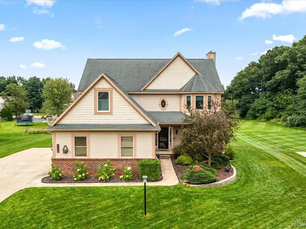 3333 Nicolette Dr, Howell, MI 48843