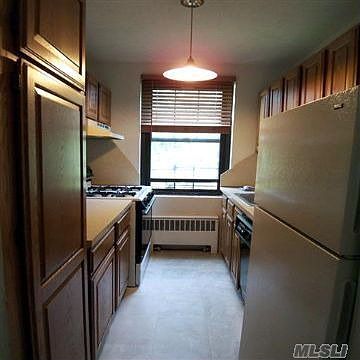 4th image of 7023 Park Dr E