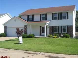 813 Carriage Hill Dr, Saint Peters, MO 63304