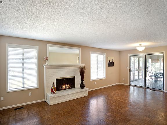 3rd image of 3104 NE 43rd St