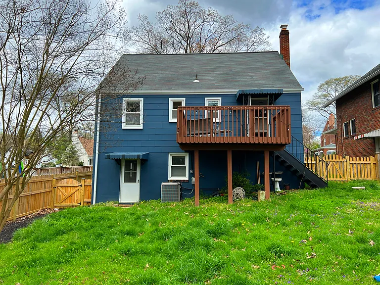 6001 39th Pl — Photo 2
