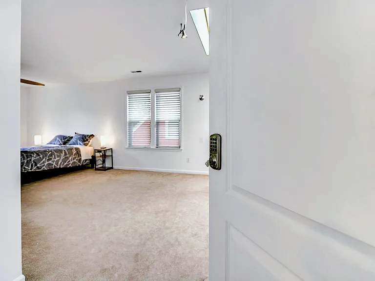 2812 N Main St — Photo 19