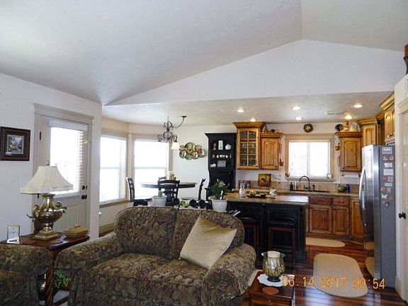 3rd image of 583 E Gatehouse Ln