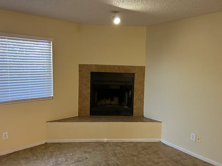 5223 W Myrtle Ave — Photo 10