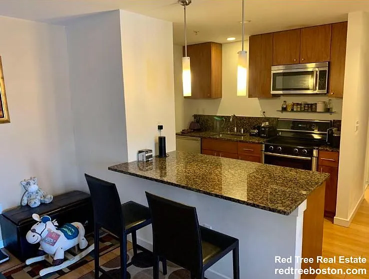 16 Miner St — Photo 7