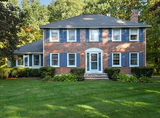 11 Oregon Rd, Tyngsboro, MA 01879