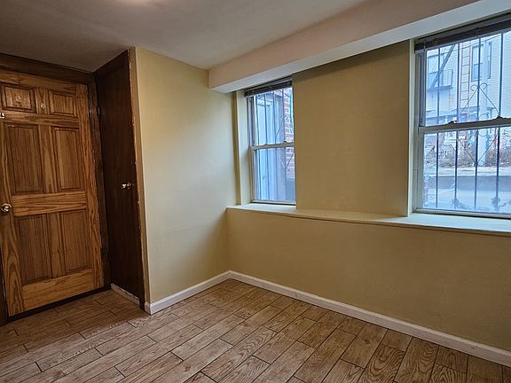 3rd image of 2550 22nd St #1