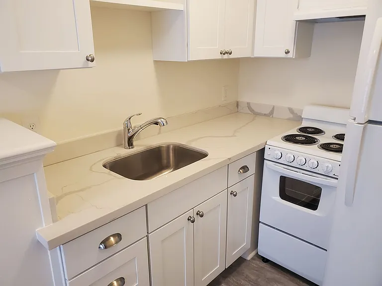 The Windermere Apartments — Photo 12