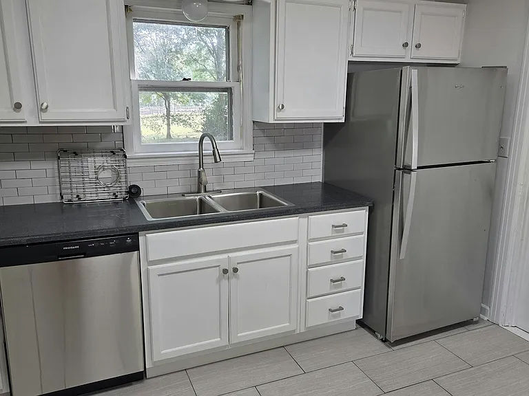 506 W Catalpa St — Photo 1