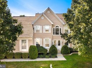4 Stonehenge Dr, Lumberton, NJ 08048