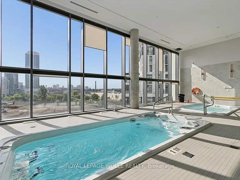 15 Wellington St S #1204 — Photo 21