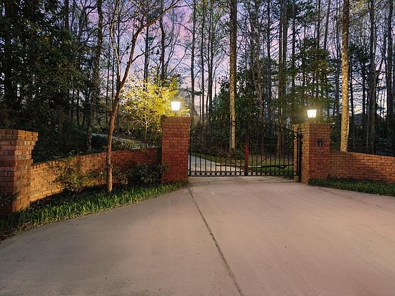 4th image of 208 Holland Rd