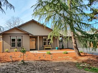 205 9th St, Jacksonville, OR