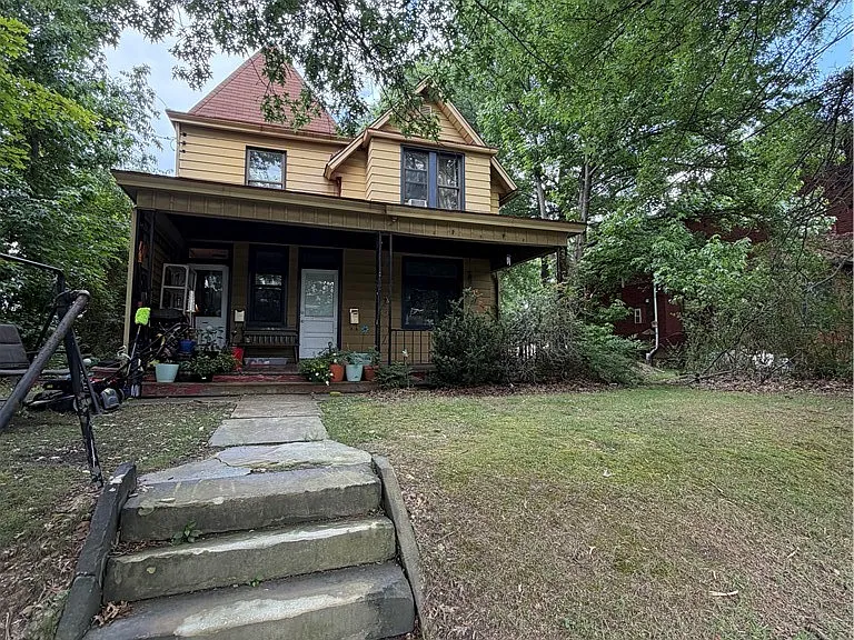 11 Maplewood Ave — Photo 11