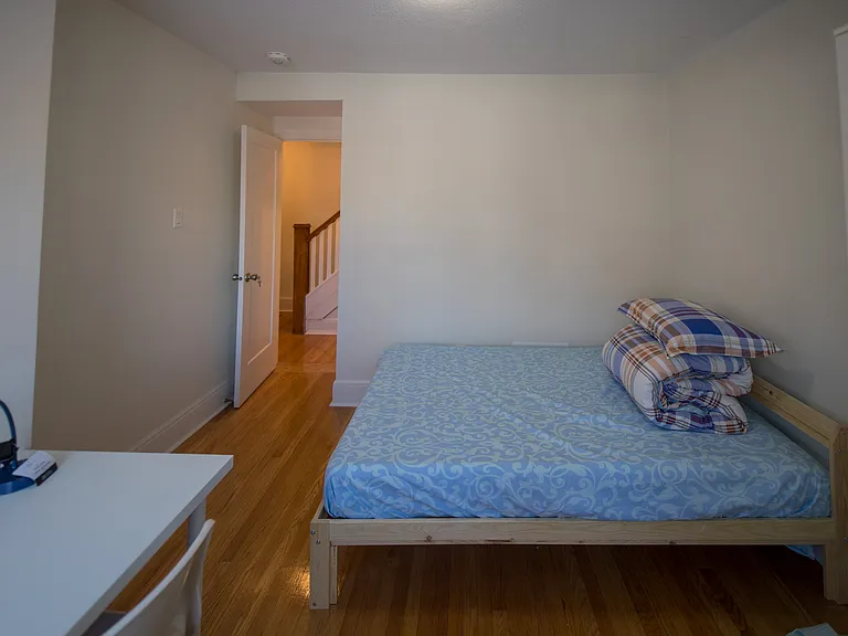 856 Bronson Ave — Photo 47